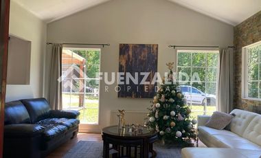Casa en Venta en Condominio Lagunitas