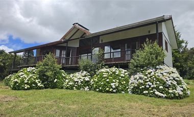 Casa en Arriendo en parque ivian 2 calle los Arrayanes 21