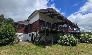 Casa en Arriendo en parque ivian 2 calle los Arrayanes 21