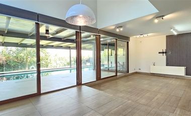 Casa en Arriendo en Cercana comercio