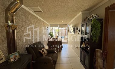 Casa en Venta en Casa 3D-2B-4Estac + Terraza + Piscina Doña Las Violetas