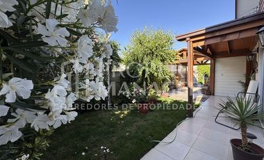 Casa en Venta en Casa 3D-2B-4Estac + Terraza + Piscina Doña Las Violetas