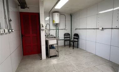 Local Comercial en Arriendo en Av. Tabancura / Kennedy