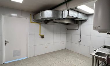 Local Comercial en Arriendo en Av. Tabancura / Kennedy