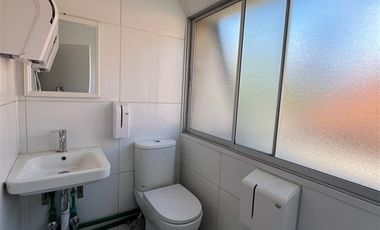 Local Comercial en Arriendo en Av. Tabancura / Kennedy