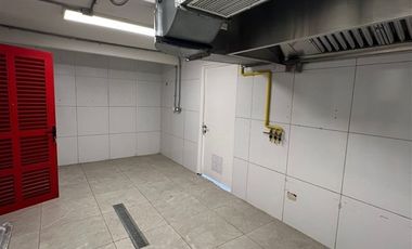 Local Comercial en Arriendo en Av. Tabancura / Kennedy