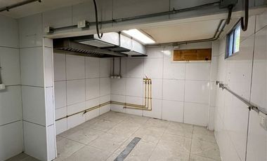 Local Comercial en Arriendo en Av. Tabancura / Kennedy