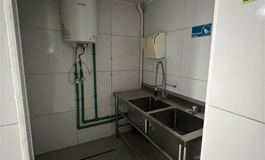 Local Comercial en Arriendo en Av. Tabancura / Kennedy