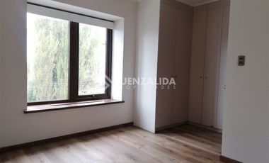 Casa en Arriendo en Condominio Cerro Tronador