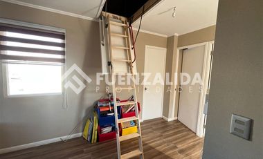 Casa en Venta en Camino del Arpa/ Víctor Troncoso Muñoz/ Cond. Prados de Buin II