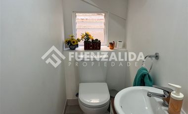 Casa en Venta en Camino del Arpa/ Víctor Troncoso Muñoz/ Cond. Prados de Buin II