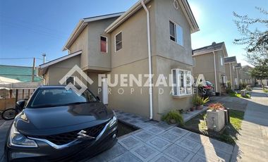 Casa en Venta en Camino del Arpa/ Víctor Troncoso Muñoz/ Cond. Prados de Buin II