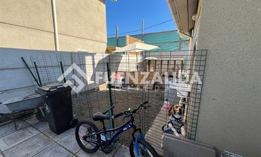 Casa en Venta en Camino del Arpa/ Víctor Troncoso Muñoz/ Cond. Prados de Buin II