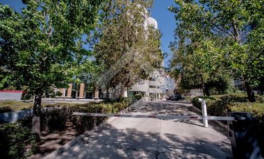 Oficina en Venta en Av Del Valle con Santa Clara