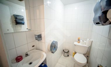 Oficina en Venta en Av Del Valle con Santa Clara