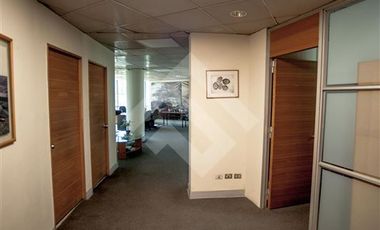 Oficina en Venta en Av Del Valle con Santa Clara