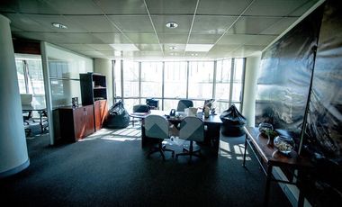 Oficina en Venta en Av Del Valle con Santa Clara