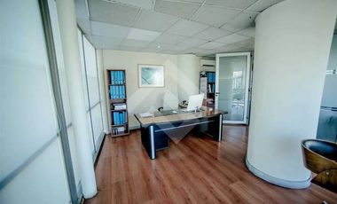 Oficina en Venta en Av Del Valle con Santa Clara