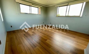Casa en Venta en Avenida San Pablo & Santa Victoria