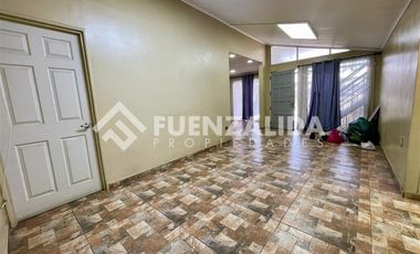 Casa en Venta en Avenida San Pablo & Santa Victoria