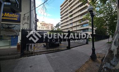 Oficina en Arriendo en El Bosque/ Carmen Silva