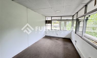 Oficina en Arriendo en El Bosque/ Carmen Silva