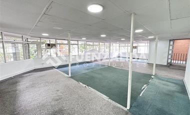 Oficina en Arriendo en El Bosque/ Carmen Silva