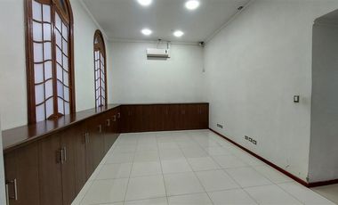 Sitio en Arriendo en Abdon Cifuentes, Republica Santiago