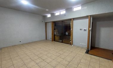 Sitio en Arriendo en Abdon Cifuentes, Republica Santiago