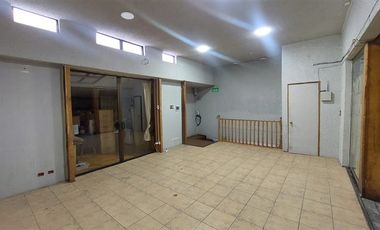 Sitio en Arriendo en Abdon Cifuentes, Republica Santiago