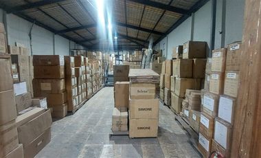 Local Comercial en Arriendo en Abdon Cifuentes, Republica Santiago