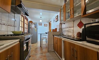 Casa en Venta en Ongolmo 622