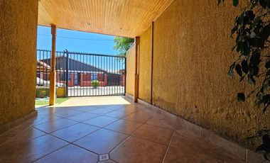 Casa en Venta en Ongolmo 622