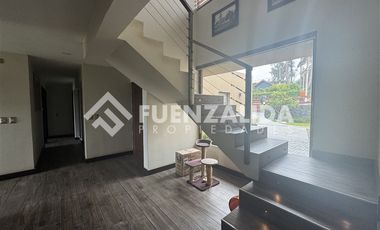 Casa en Venta en Santo Domingo tradicional vista al mar