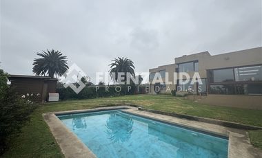 Casa en Venta en Santo Domingo tradicional vista al mar