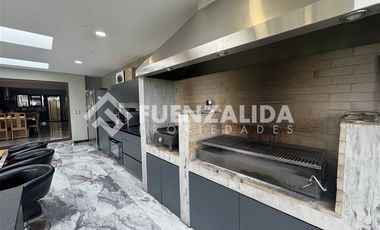 Casa en Venta en Santo Domingo tradicional vista al mar