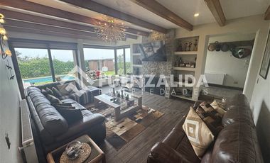 Casa en Venta en Santo Domingo tradicional vista al mar