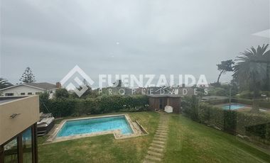 Casa en Venta en Santo Domingo tradicional vista al mar