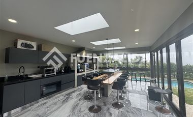 Casa en Venta en Santo Domingo tradicional vista al mar