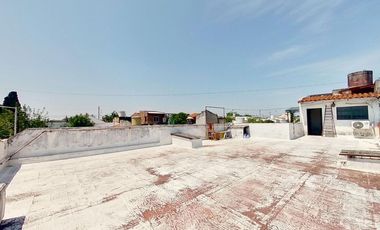 CASA 4 AMBIENTES CON GARAGE PATIO Y PARRILLA