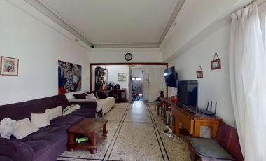 CASA 4 AMBIENTES CON GARAGE PATIO Y PARRILLA