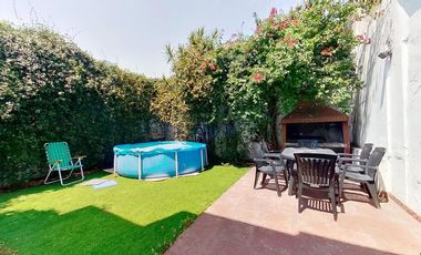 CASA 4 AMBIENTES CON GARAGE PATIO Y PARRILLA