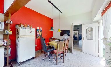 CASA 4 AMBIENTES CON GARAGE PATIO Y PARRILLA