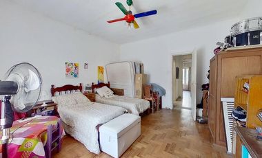 CASA 4 AMBIENTES CON GARAGE PATIO Y PARRILLA