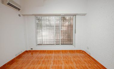 VENTA CASA 3 AMB. C/ 2 COCHERAS EN MARTIN CORONADO