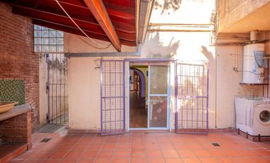 VENTA CASA 3 AMB. C/ 2 COCHERAS EN MARTIN CORONADO