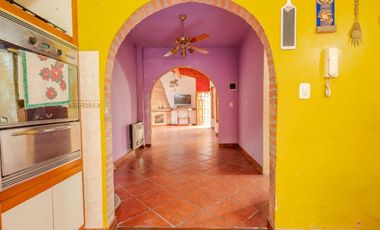 VENTA CASA 3 AMB. C/ 2 COCHERAS EN MARTIN CORONADO