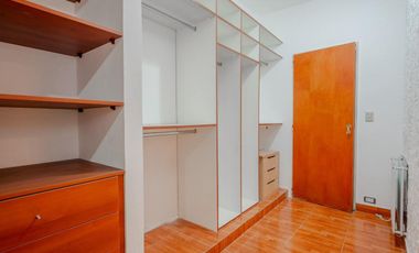 VENTA CASA 3 AMB. C/ 2 COCHERAS EN MARTIN CORONADO