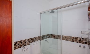 VENTA CASA 3 AMB. C/ 2 COCHERAS EN MARTIN CORONADO