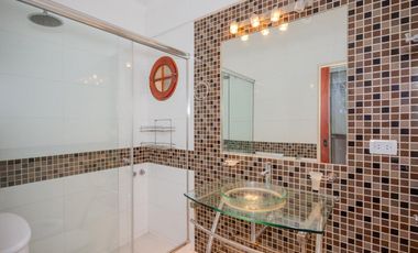 VENTA CASA 3 AMB. C/ 2 COCHERAS EN MARTIN CORONADO